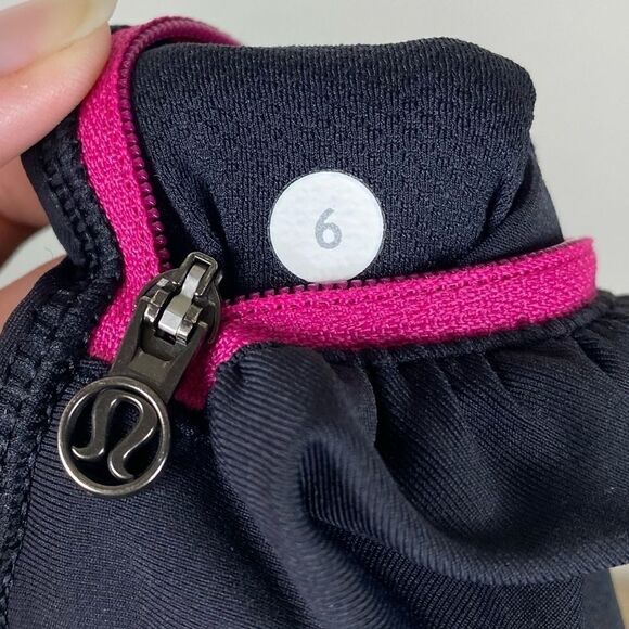 Lululemon Black & Pink Ruched Knee Zipper Pocket Crop Capris - Picture 3 of 7